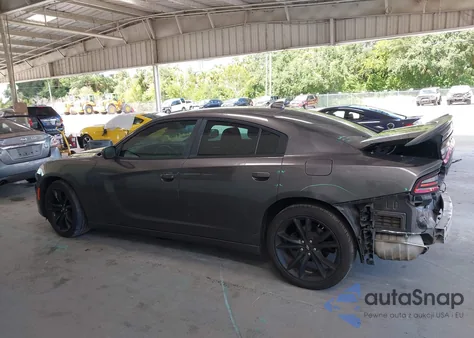 2016 Dodge Charger Sxt z USA, uszkodzony, nr VIN 2C3CDXHG3GH139853